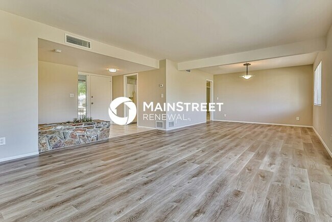 Photo - 4 Bedroom Pet-Friendly Home in Mesa, AZ with Main Street Renewal