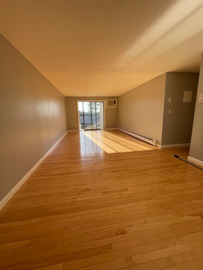 Photo - 124 Mammoth Rd Unidad #24