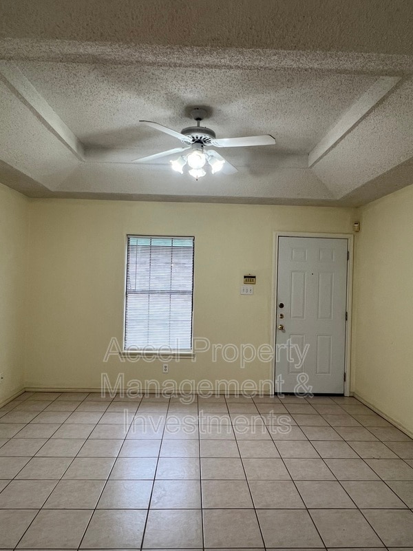 Photo - 1201 W Carmen Ave Unidad 8