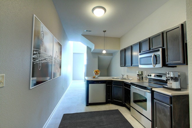 Photo - Plaza 50 Apartments