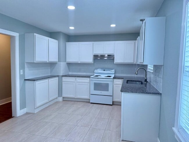 Photo - 1921 NW 38th St