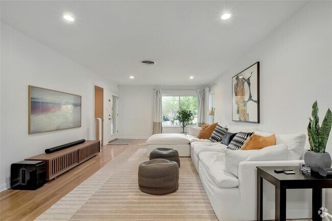 Building Photo - 1500 Northridge Dr Rental