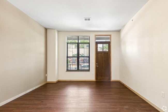 602 W Main St Unit 602