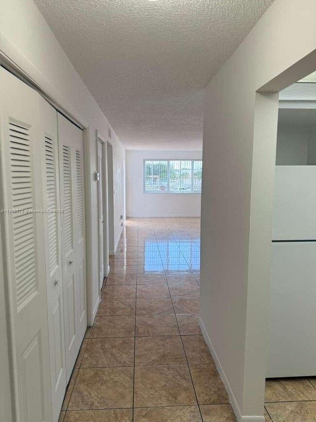 Photo - 7000 NW 186th St Unidad 4-226