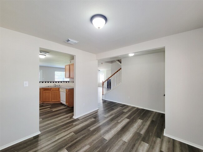 Photo - 5746 Roehampton Ct