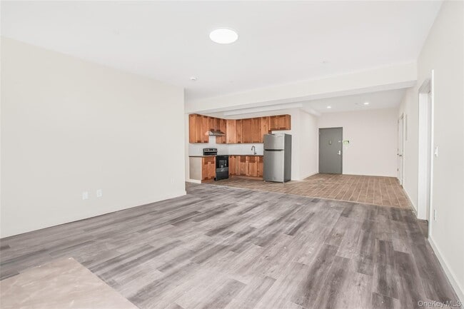 Photo - 409 Warburton Ave