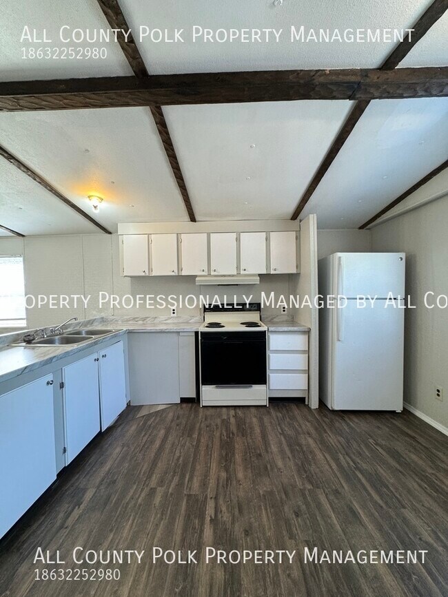 Photo - Freshly Updated 2 Bedroom Mobile Home in A...