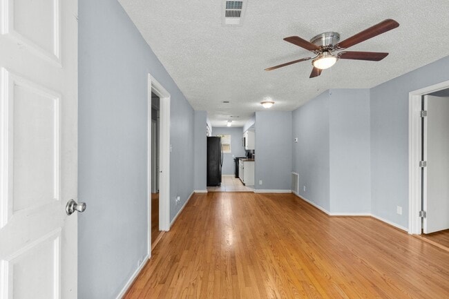 Photo - 7405 Carver Ave