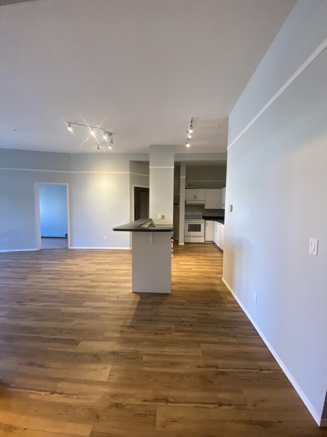 Photo - 1410-1412 2 St SW Unit 203