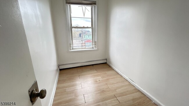 Photo - 239 S 8th St Unidad 3