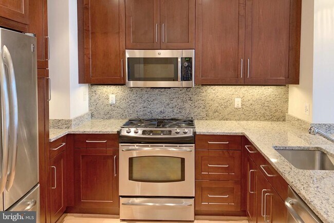 Photo - 8220 Crestwood Heights Dr Unit 718