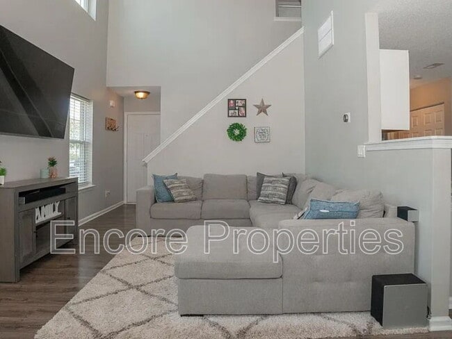 Photo - 221 Danesway Dr