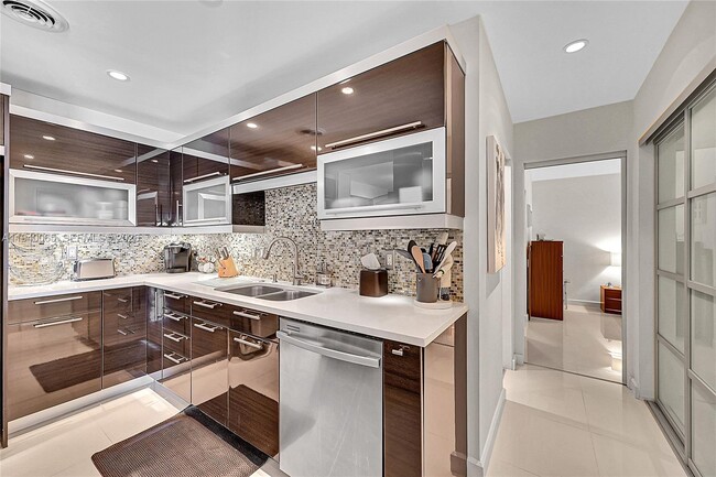 Photo - 6261 Bay Club Dr Unit 4