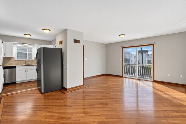 Photo - 921 Jefferson Ave Unit 2nd Floor