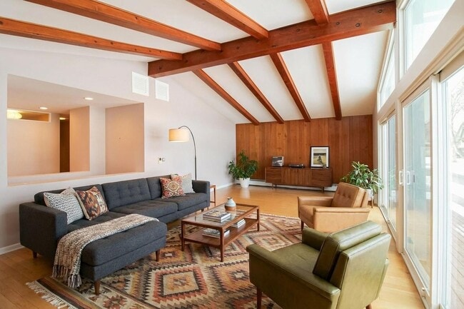 Photo - 71 Lake Shore Dr