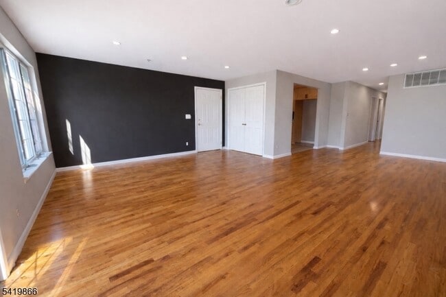 Photo - 231 N 12th St Unidad 2