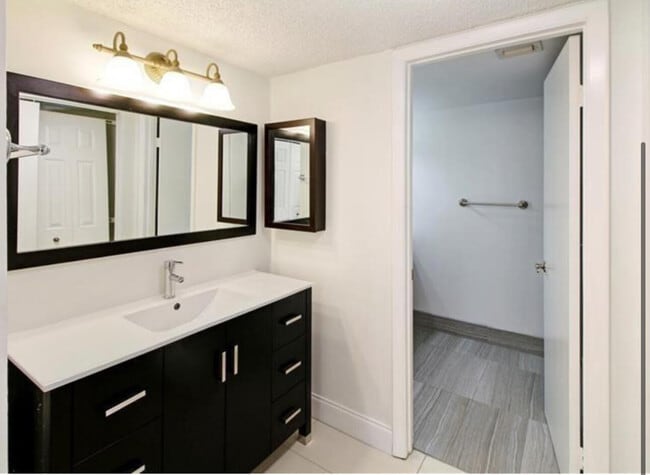 Photo - 9901 Westview Dr Unit 322