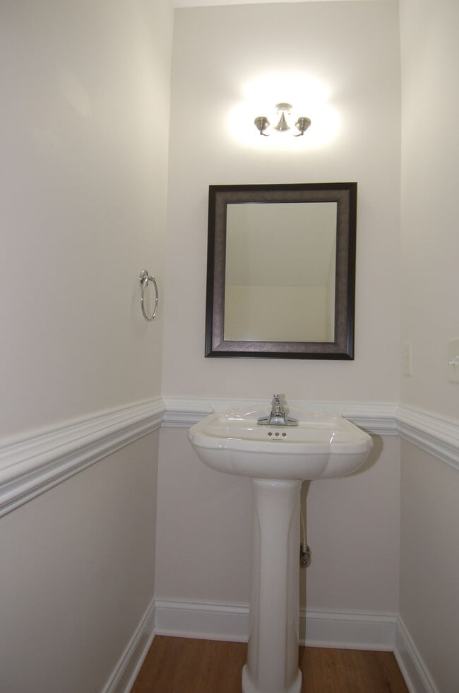 Photo - 133 Old Grove Ln