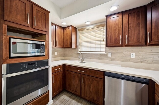 Photo - 5942 Portal Dr