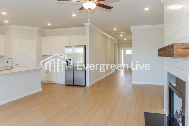 Photo - 124 Stockholm Ln