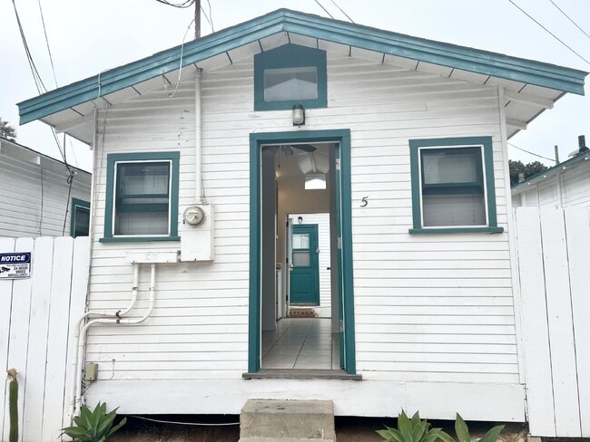 Photo - Come home to a cozy cottage on the coast! ... Unit 5