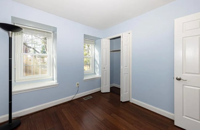 Photo - 4847 Carriagepark Rd