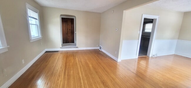 Photo - 2021 Kenwood Ave