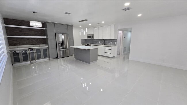 Photo - 1300 N 64th Ave