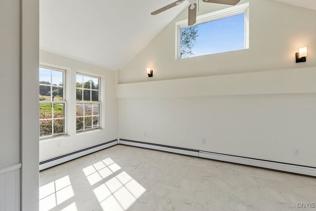 Photo - 3183 Mohawk St