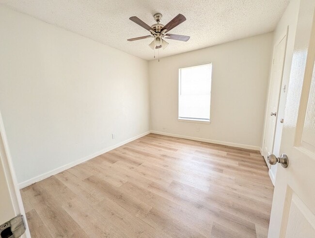 Photo - 6221-6223 Sandlin - B&amp;B Unit 6223