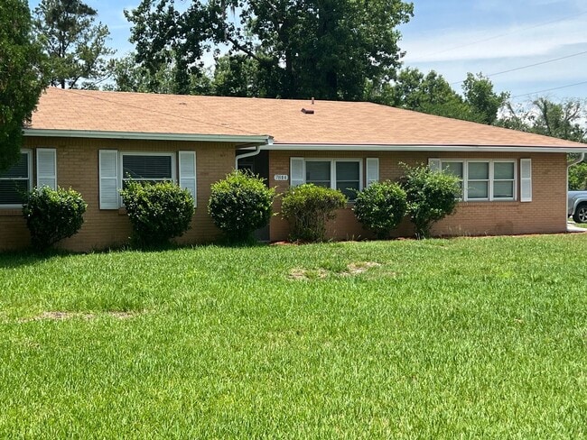 Photo - Large 4-bedroom home in San Jose neighborhood
