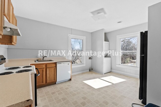 Photo - 614 S Main St Unidad B - Upstairs