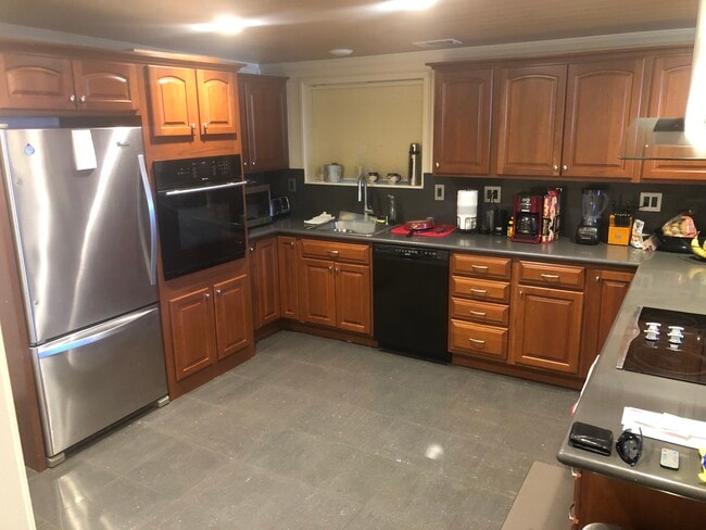 Kitchen - 3344 Sandy Way Condo Unit A