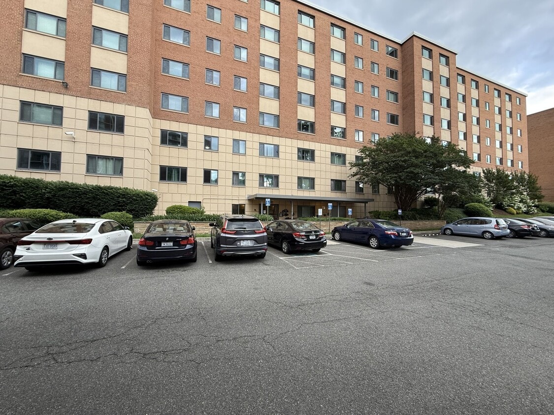 Photo - 1200 S Arlington Ridge Rd (Arlington, VA)