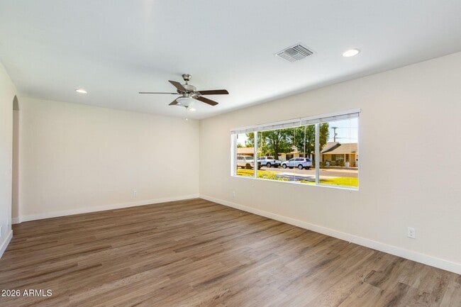 Photo - 5002 E Mitchell Dr
