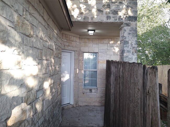 Photo - 1619 Constantino Cir