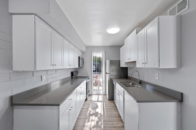 Photo - 5570 E Hampton St Unit 104