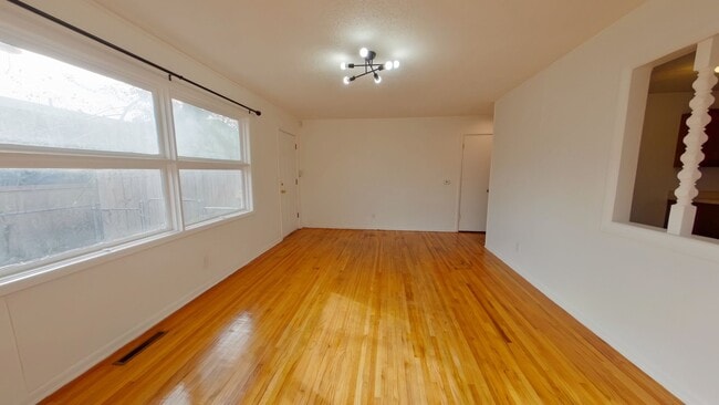 Photo - 2215 S Millwood Ave