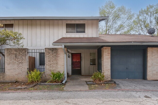 Building Photo - 5905 Little Creek Trail Rental