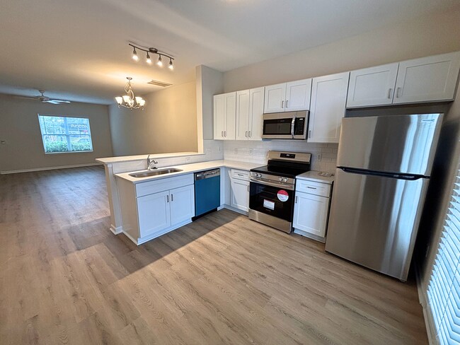 Building Photo - 202 Jordan Ln Unit E