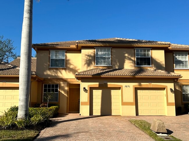 Building Photo - 7871 Lake Sawgrass Loop Rental
