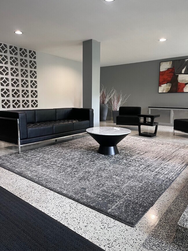 350 Richmond Ter Unit 2H