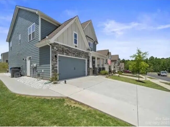 Photo - 181 Yellow Birch Loop