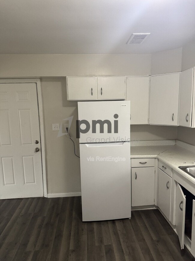 Photo - 309 E Garfield Ave