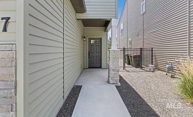 Photo - Stunning 4-Bedroom Home with Privacy & Low-Maintenance Living in Verado