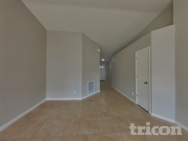 Photo - 11133 Bramblebush St