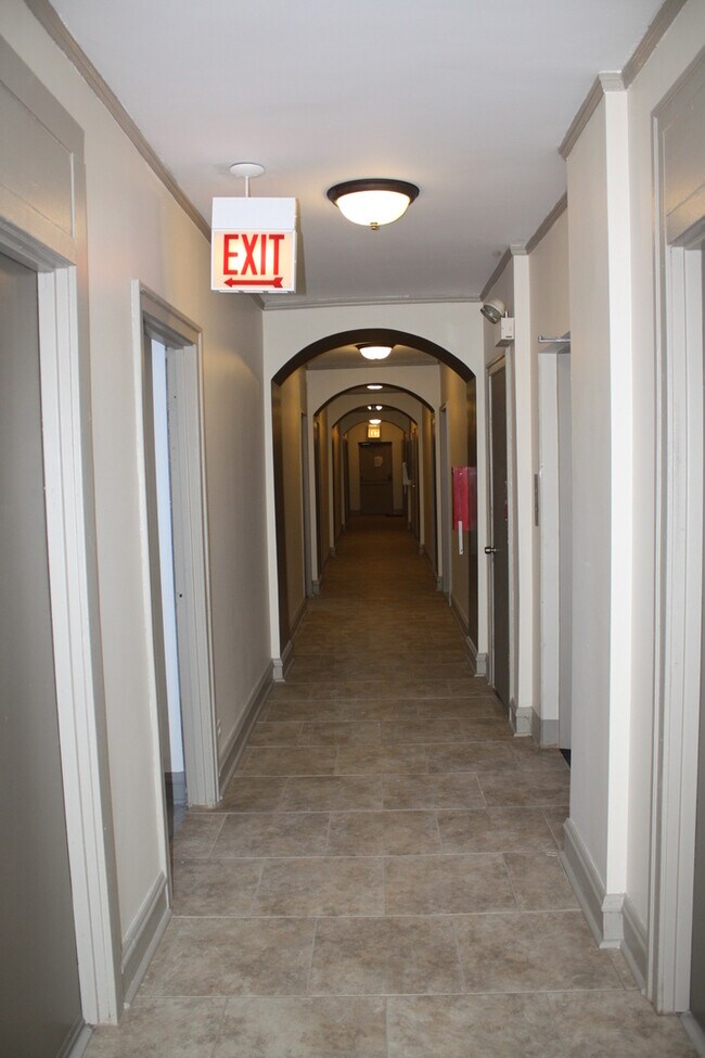 Photo - Jeffery Parkway Apartments