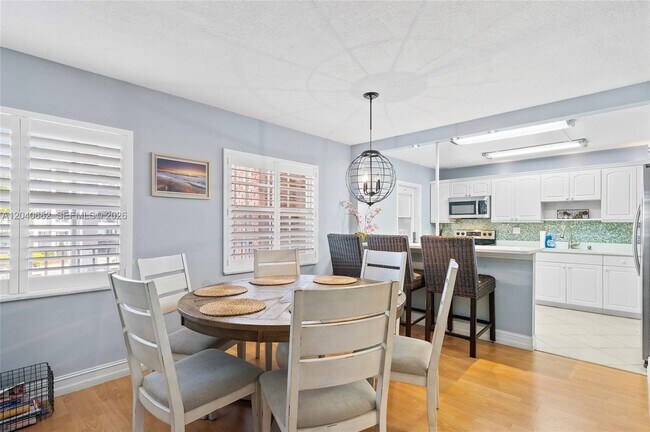 Photo - 2424 NE 9th St Unit 207
