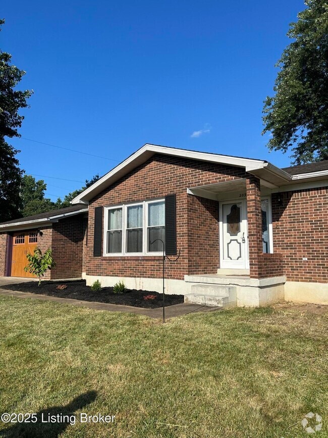 Building Photo - 203 Hollywood Dr Rental