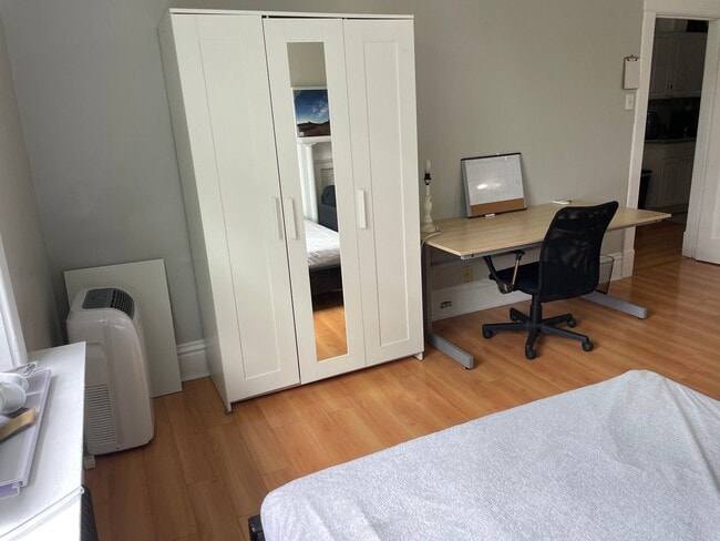 Photo - 746 Broughton St Unit 2B